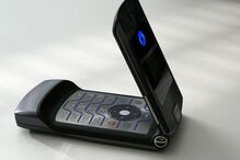 Motorola RAZR (considerado o primeiro smartphone) (2004) - 639€