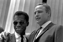 Richard Pryor manteve um caso gay com Marlon Brando