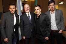 Embaixada da Argentina junta rivais em Lisboa