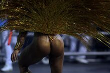 São Paulo já desfila e samba para receber o Carnaval