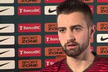 Tiago Brito tem 26 anos, joga no Benfica e é licenciado em Educação Física