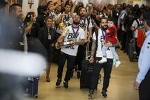 Chegada dos campeões europeus de futsal ao aeroporto de Lisboa
