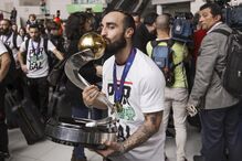 Chegada dos campeões europeus de futsal ao aeroporto de Lisboa