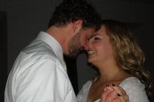 Casal, autora, livro, sem-abrigo