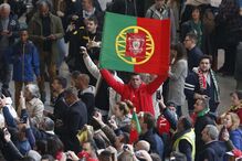 Chegada dos campeões europeus de futsal ao aeroporto de Lisboa