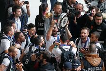 Chegada dos campeões europeus de futsal ao aeroporto de Lisboa