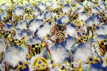 Segundo dia de desfiles de escolas de samba em São Paulo