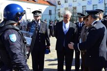 Eduardo Cabrita entregou ontem coletes antibala e outros equipamentos de proteção a agentes da  PSP