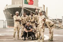 Militares da Mauritânia junto à fragata Álvares Cabral