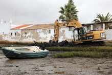 Autoridades ordenaram aos viveiristas a retirada urgente dos materiais que estão a contaminar os sedimentos    