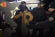 Migrantes resgatados no mar Egeu