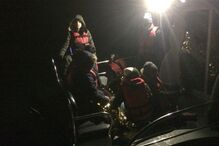 Migrantes resgatados no mar Egeu