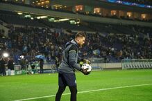 FC Porto partilhou imagens dos jogadores a treinar no relvado antes do jogo