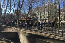 Autocarro com turistas choca com árvore da Avenida da Liberdade