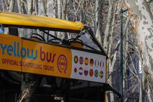  Autocarro com turistas choca com árvore da Avenida da Liberdade