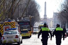 Autocarro com turistas choca com árvore da Avenida da Liberdade