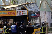 Autocarro com turistas choca com árvore da Avenida da Liberdade