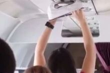 Vídeo mostra mulher a secar cuecas durante voo