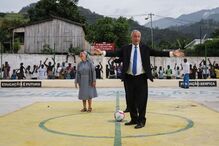 Marcelo foi árbitro num jogo de futebol em São Tomé e Príncipe