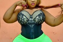 Eudoxie Yao faz furor na Costa do Marfim