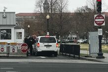 Carro foi contra barreira de segurança da Casa Branca, em Washington