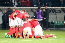 Jogadores do Benfica celebram vitória
