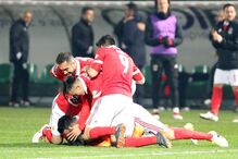 Jogadores do Benfica celebram vitória
