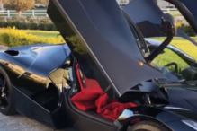 Kylie Jenner recebe Ferrari como prenda por ter sido mãe