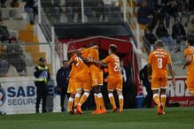 Jogadores do FC Porto celebram o terceiro golo ao Portimonense