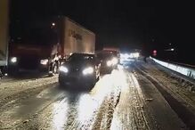 Neve causa pânico nas estradas