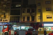 Mulher salta de Segundo andar para escapar às chamas no Porto	