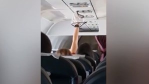 Apanhada a secar cuecas no ar condicionado de um avião