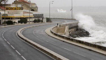 Jovem de 20 anos morre em despiste de motociclo na Marginal em Oeiras