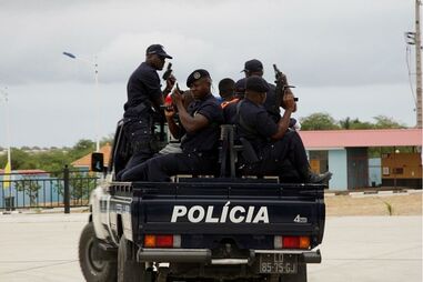 Polícia angolana