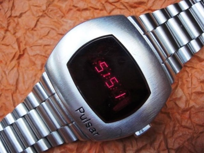 O Hamilton Pulsar Time Computer, foi o primeiro relógio digital. Lançado em 1972, custava 10.052 euros, aos preços atuais