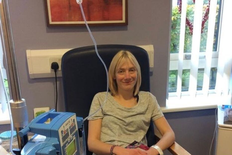 Menino tira foto a mãe exausta da quimioterapia