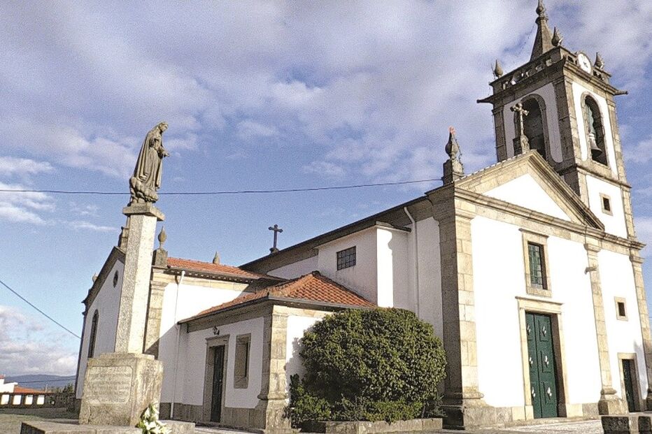 Igreja de Carapeços
