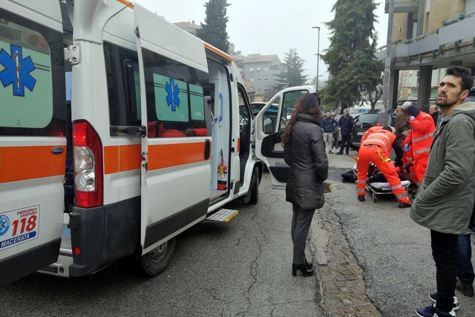 itália, tiroteio, feridos, macerata 
