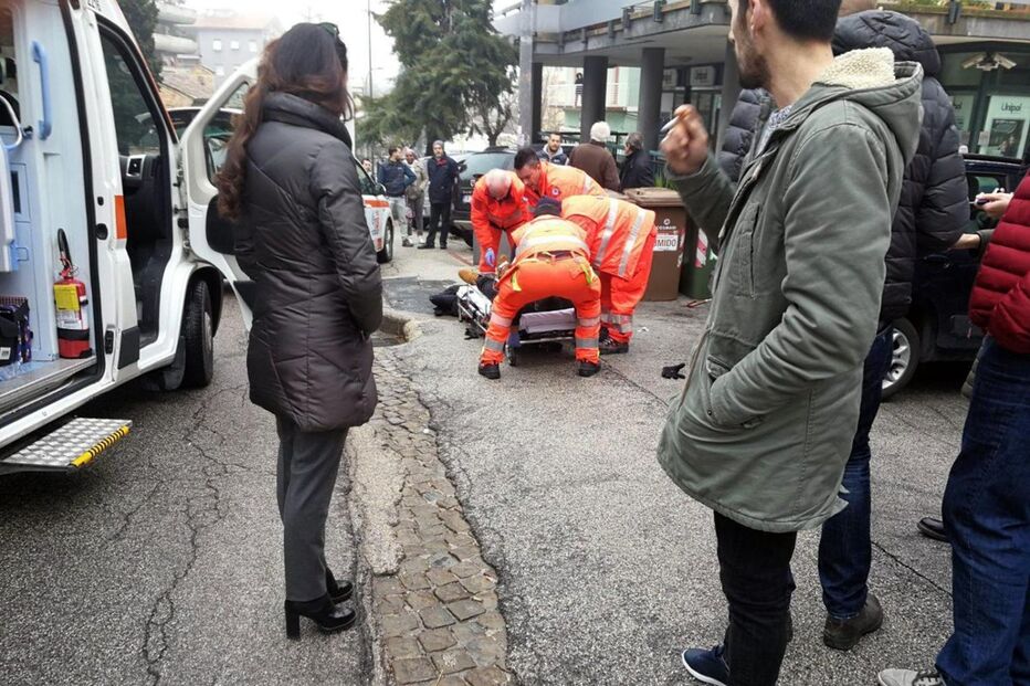 itália, tiroteio, feridos, macerata 