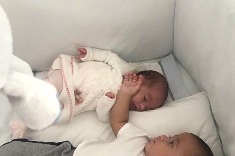 A bebé Eva muito sorridente