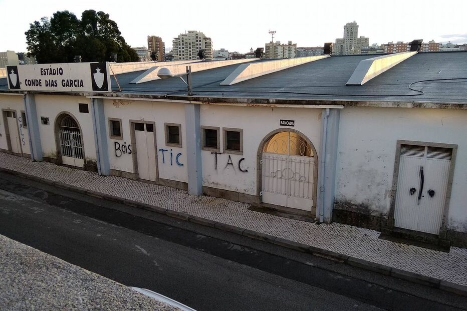 Estádio da Sanjoanense vandalizado