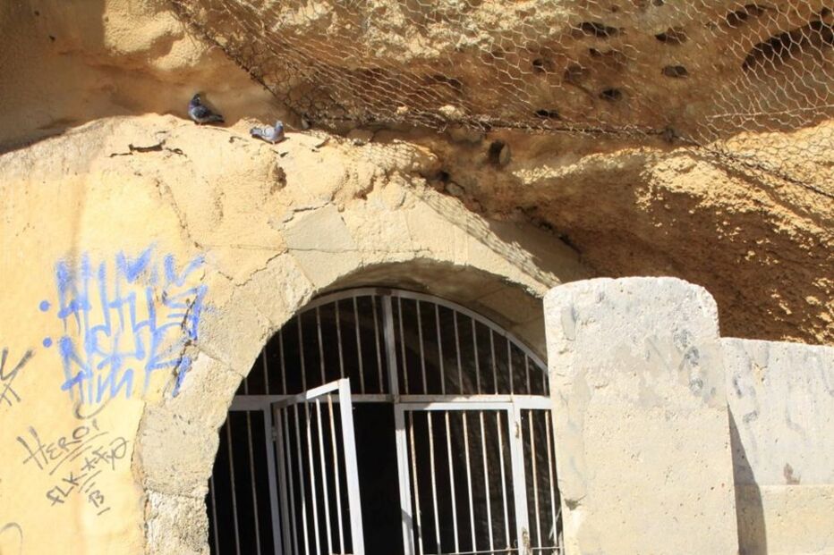 Atual túnel vai continuar a ser utilizado para drenagem das águas de meia encosta, mesmo após a construção do novo