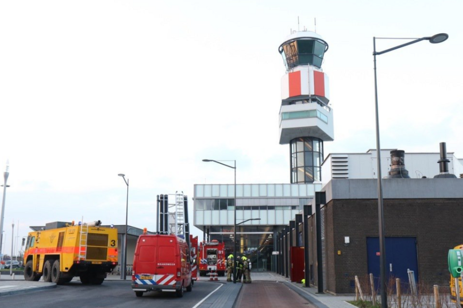 Fumo na torre de controlo do aeroporto de Roterdão cancela voos