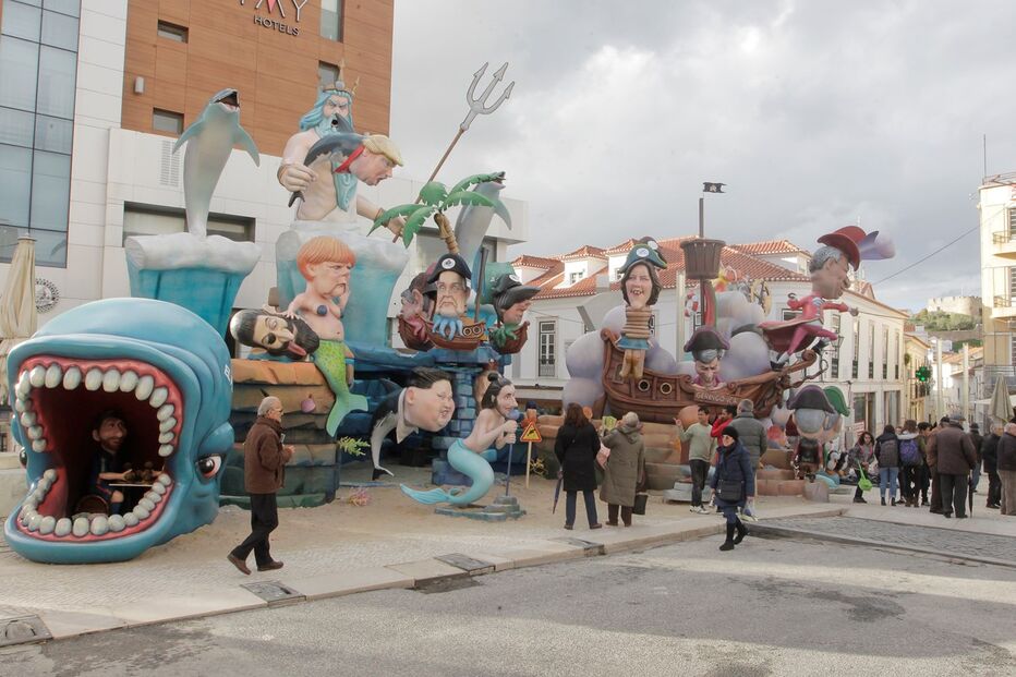 Carnaval, fantasias, Mares e Oceanos, milionário, Torres Vedras