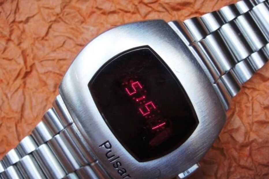 O Hamilton Pulsar Time Computer, foi o primeiro relógio digital. Lançado em 1972, custava 10.052 euros, aos preços atuais