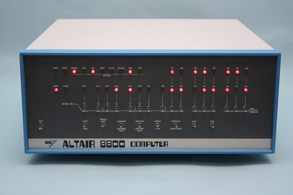 Computador PC (MITS Altair 8800 [assembled], 1975) - 2381€