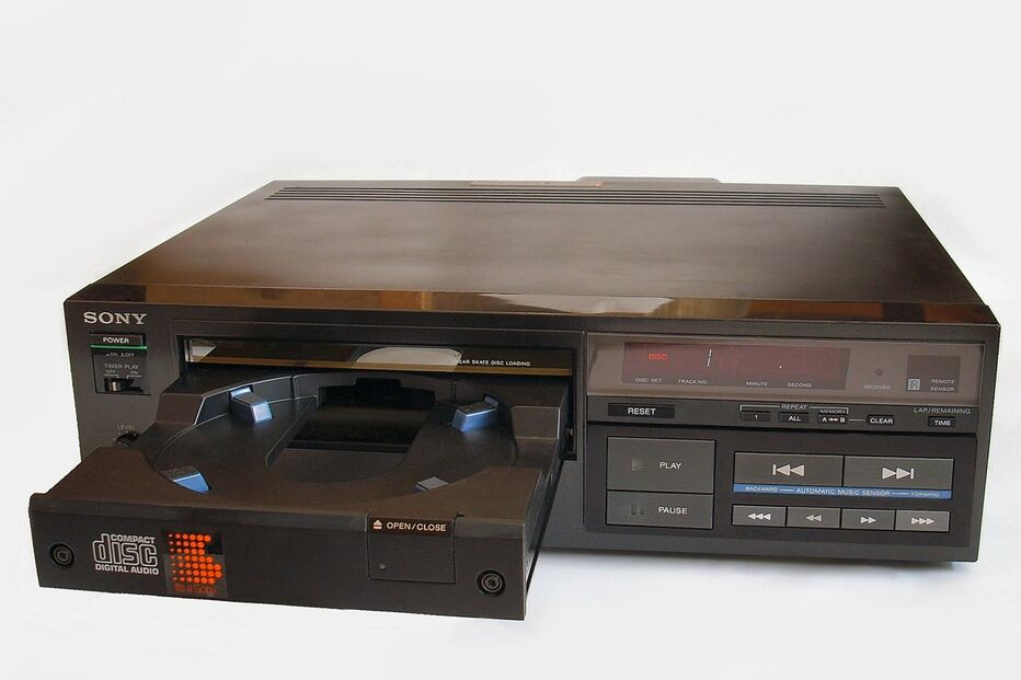 Leitor de CD (Sony CDP-101, 1982) - 1.424€