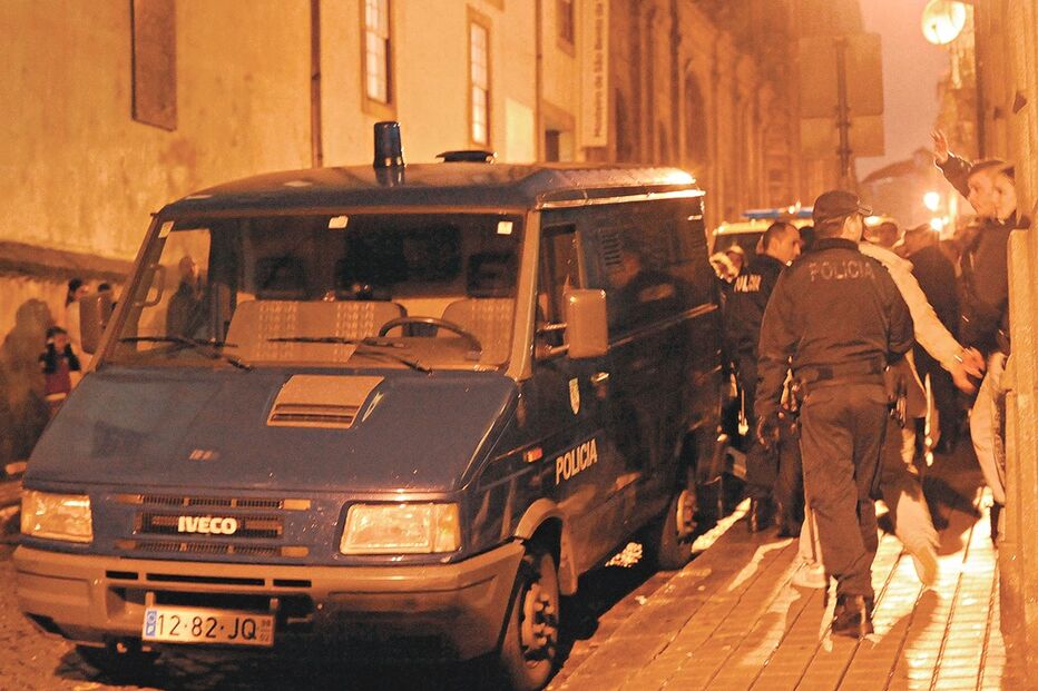 dinheiro, droga, pai, filho, Francos, Porto