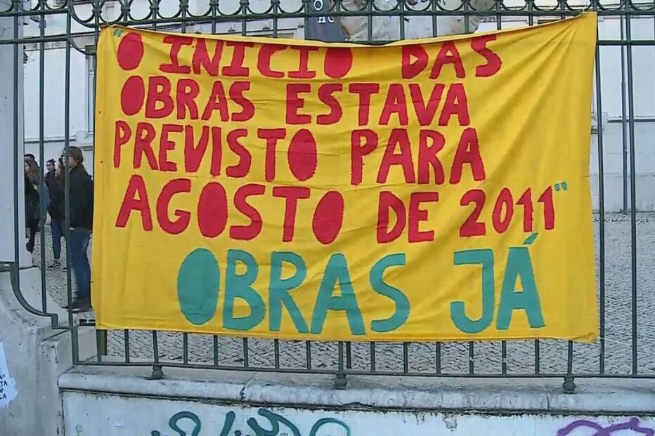 Alunos protestam no liceu Camões