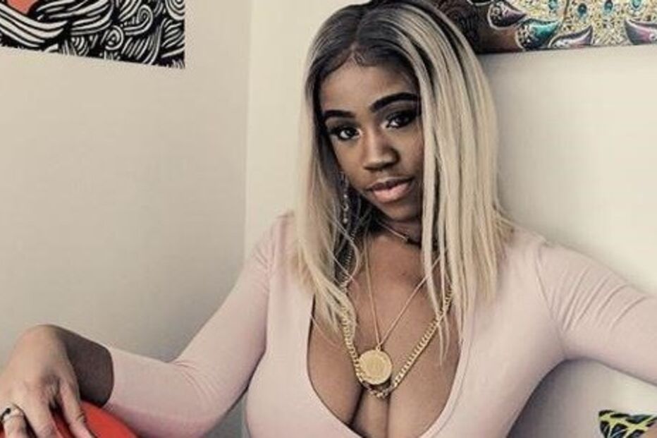 Mulher luta pelos direitos do 